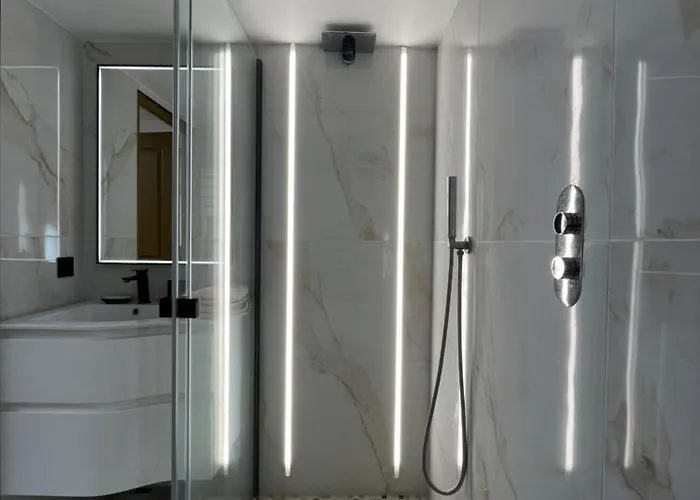 Holiday home Les Tamaris - Grande Maison De - Jacuzzi Carolles