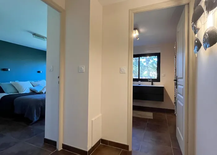 Holiday home Les Tamaris - Grande Maison De - Jacuzzi Carolles