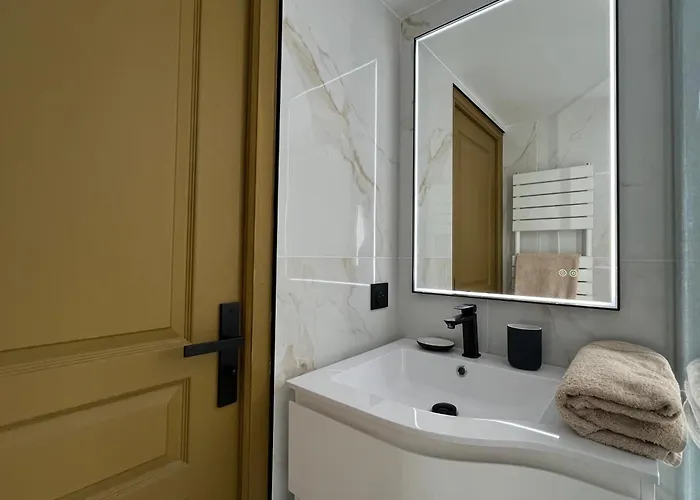 Holiday home Les Tamaris - Grande Maison De - Jacuzzi Carolles